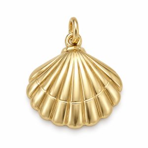 Gold-tone scallop shell pendant with raised fan-shaped ridges and a scalloped edge on a white background.